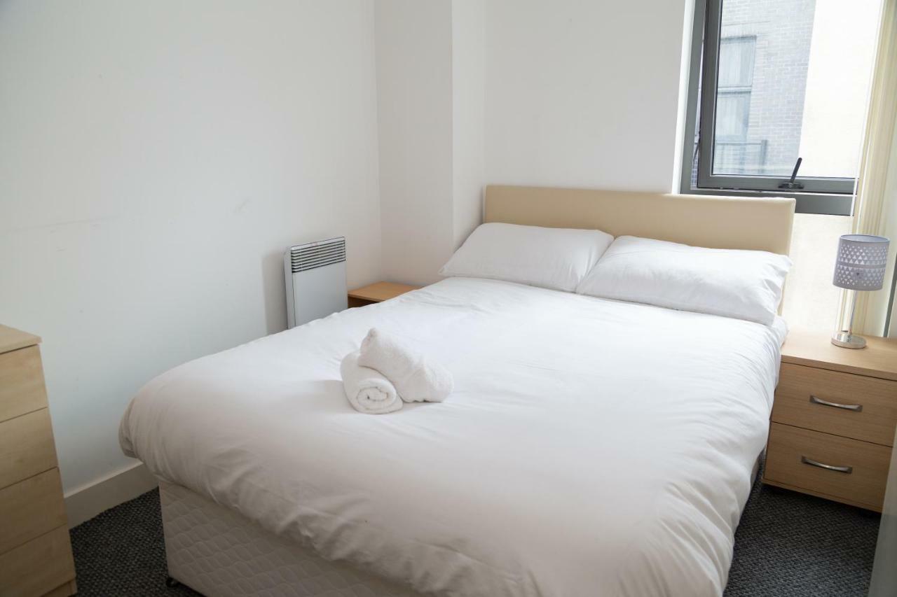 Serviced Apartment In Liverpool City Centre - Free Parking - Balcony - By Happy Days Exterior foto