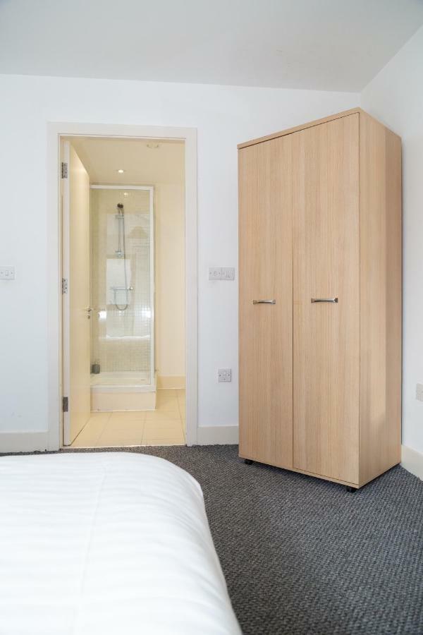 Serviced Apartment In Liverpool City Centre - Free Parking - Balcony - By Happy Days Exterior foto